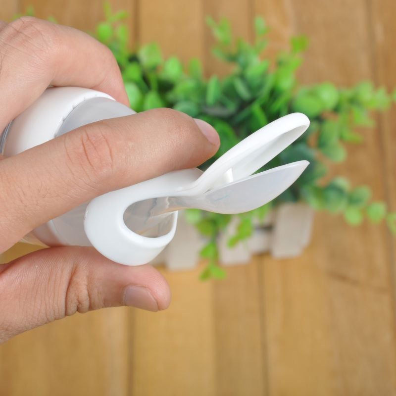 Biberon avec cuillère pour nouveau - né | EasyBottle™ - Mother baby shopping